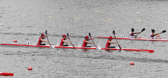 [Photo] Cuộc thi kỳ lạ đập tảng băng lớn để nhận...100 Nhân dân tệ ảnh 4