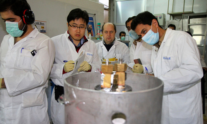 Iran dỡ các máy ly tâm tại hai cơ sở làm giàu nhiên liệu hạt nhân ảnh 1