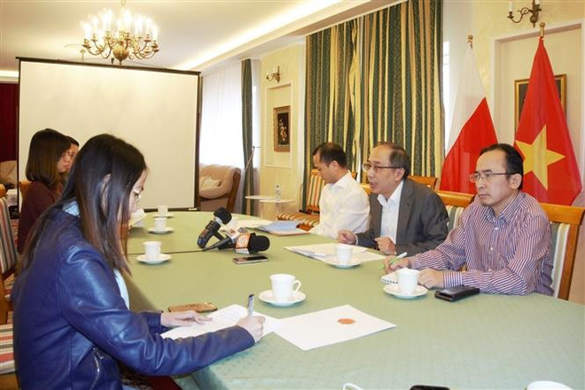 Đại sứ quán: Bảo hộ công dân từ Ukraine là nhiệm vụ hàng đầu ảnh 1