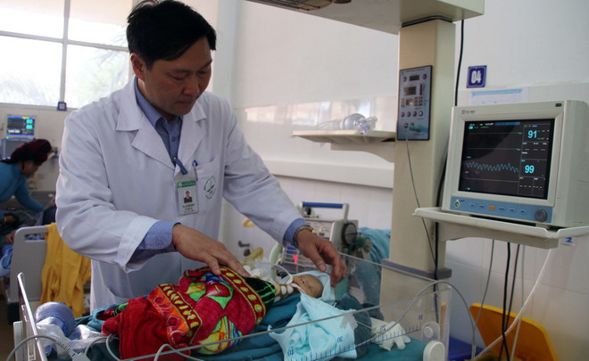 Phẫu thuật thành công cho bệnh nhi sơ sinh bị dị tật không có cơ hoành ảnh 1