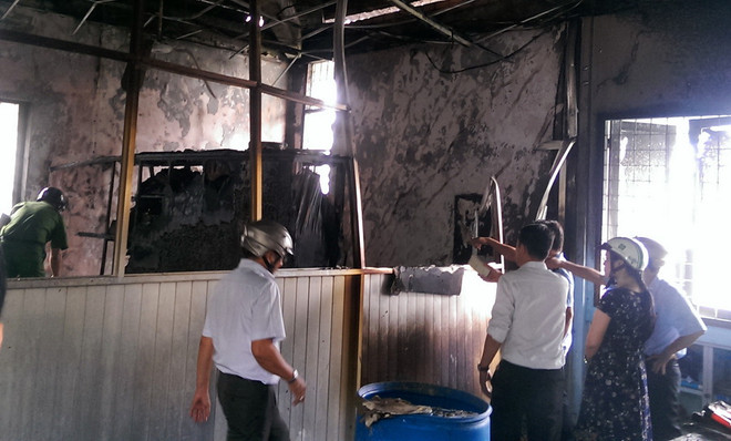 TP.HCM: Hỏa hoạn thiêu rụi phòng chứa giáo án của một trường học ảnh 1