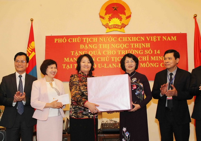 Phó Chủ tịch nước gặp gỡ những người Mông Cổ ủng hộ Việt Nam ảnh 1