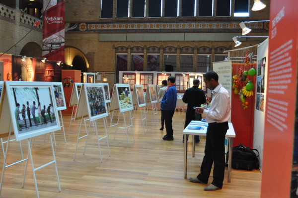 Ấn tượng triển lãm “Không gian Việt“ tại Amsterdam của Hà Lan ảnh 1