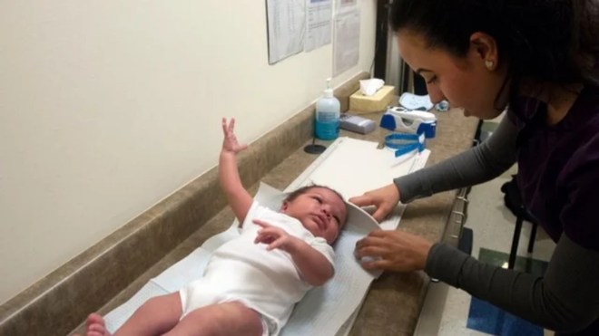 Số trẻ sinh ra tại Mỹ xuống thấp kỷ lục trong 35 năm qua ảnh 1