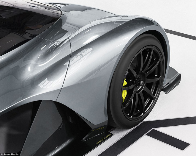 AM-RB 001: Sự kết hợp tuyệt vời giữa siêu xe và xe đua F1 ảnh 6