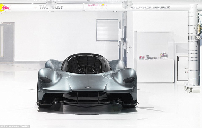 AM-RB 001: Sự kết hợp tuyệt vời giữa siêu xe và xe đua F1 ảnh 4