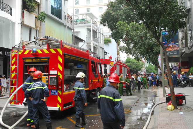 Thành phố Hồ Chí Minh: Cháy lớn ở một kho hàng phế liệu tại Quận 9 ảnh 2