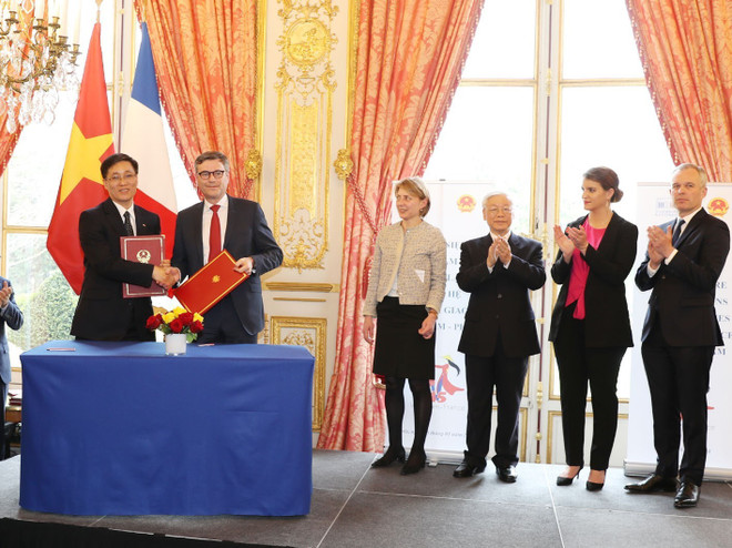 Kỷ niệm 45 năm thiết lập quan hệ ngoại giao Việt Nam-Pháp ảnh 3