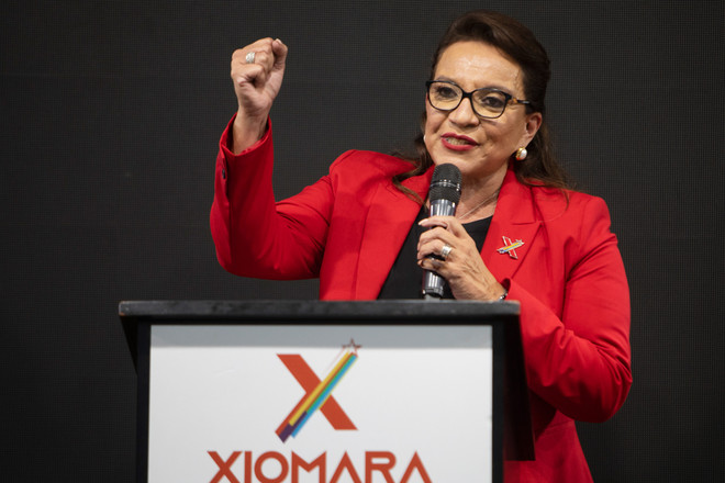 Nữ Tổng thống đầu tiên của Honduras, bà Xiomara Castro de Zelaya. (Ảnh: people.com) Honduras chính thức có nữ Tổng thống đầu tiên trong lịch sử ảnh 1