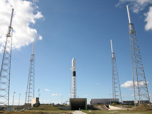 [Video] Tên lửa Falcon9 của Mỹ nổ tung vài phút sau khi rời bệ phóng ảnh 1