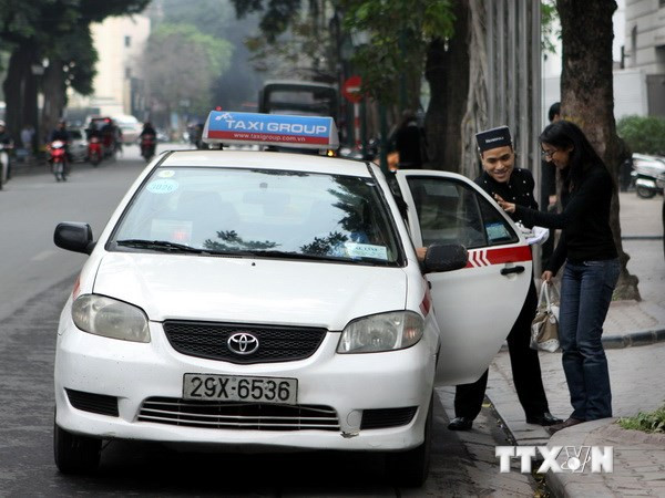 Các hãng taxi đồng loạt giảm cước sau khi xăng, dầu hạ nhiệt ảnh 1