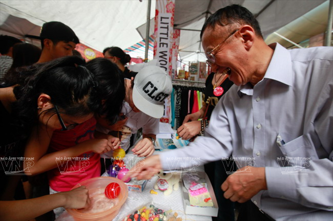 [Photo] Lễ hội chuông gió - nét văn hóa độc đáo Xứ hoa Anh đào ảnh 12