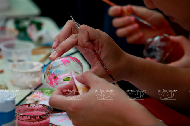 [Photo] Lễ hội chuông gió - nét văn hóa độc đáo Xứ hoa Anh đào ảnh 6