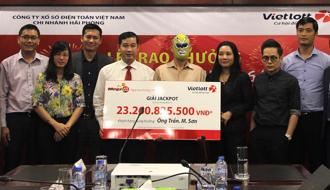 Một cán bộ hưu trí tại Hà Nội trúng giải xổ số hơn 23 tỷ đồng ảnh 1