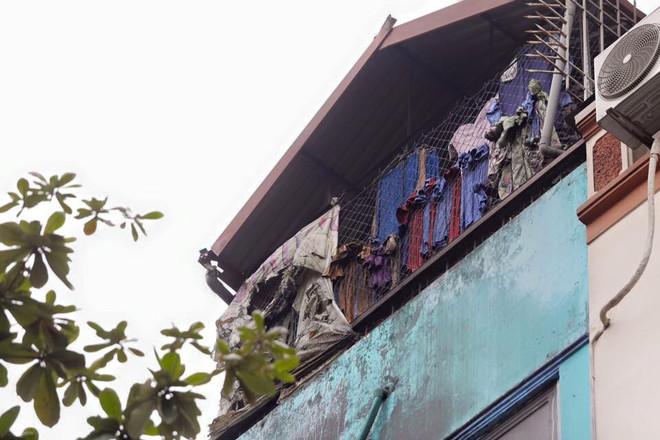 Hà Nội: Hỏa hoạn thiêu rụi tầng 4 ngôi nhà trên phố Hồ Giám ảnh 2