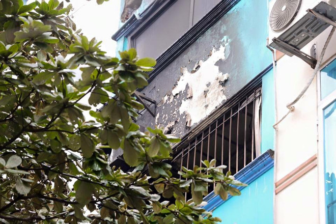 Hà Nội: Hỏa hoạn thiêu rụi tầng 4 ngôi nhà trên phố Hồ Giám ảnh 3