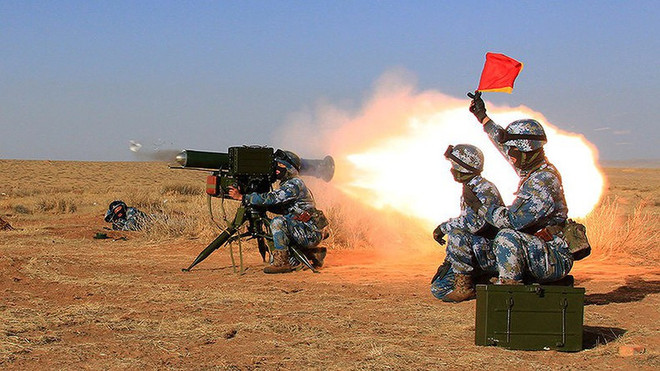Binh sỹ Trung Quốc tiến hành tập trận bắn đạn thật ở căn cứ quân sự tại Djibouti. (Nguồn: google) Mỹ và Trung Quốc khó tránh khỏi đối đầu tại Trung Đông ảnh 1