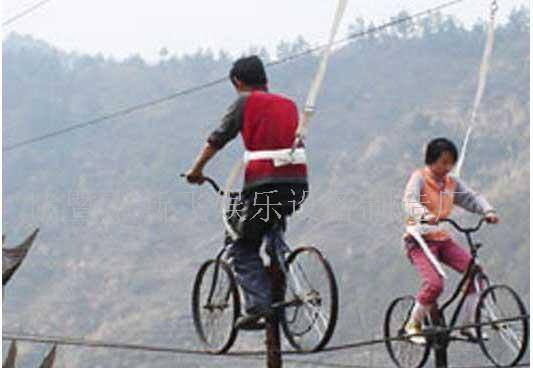 Rơi xuống vực núi khi đang trình diễn thể thao mạo hiểm ảnh 3