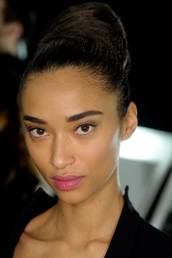 Cảm hứng làm đẹp theo phong cách vũ công ballet ảnh 1