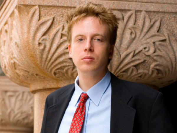 Mỹ: Cựu phát ngôn viên nhóm tin tặc Anonymous lĩnh án 5 năm tù ảnh 1