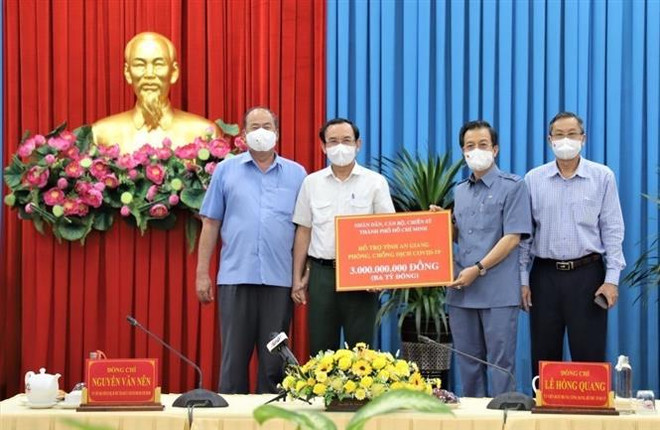 COVID-19: TP.HCM sẵn sàng cùng An Giang phòng, chống dịch ảnh 1