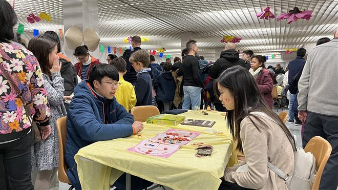 Xuân Quý Mão 2023: Tưng bừng hội Tết ở ngoại ô thủ đô Paris ảnh 3