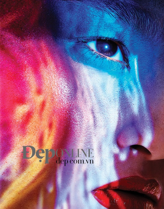 Ma mị trong màn trình diễn kết hợp giữa phấn sáp và ánh sáng ảnh 3