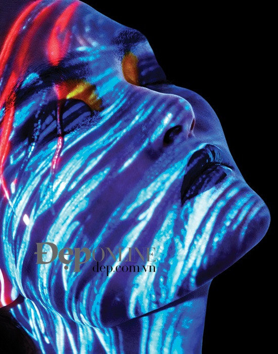 Ma mị trong màn trình diễn kết hợp giữa phấn sáp và ánh sáng ảnh 4