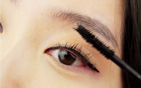 Trang điểm tạo điểm nhấn ở môi như "nàng thơ" Kiko Mizuhara ảnh 7