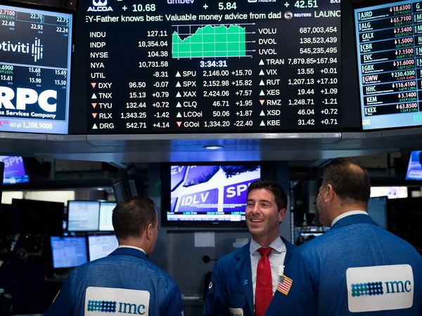 Chứng khoán Phố Wall đi xuống dù cổ phiếu năng lượng tăng giá ảnh 1