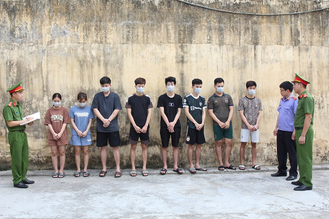 Hà Nam: Bắt nhóm đối tượng lừa đảo chiếm hàng tỷ đồng qua mạng ảnh 1