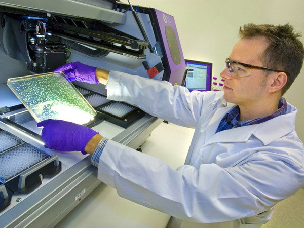 Ngốn nhiều tiền, thành tựu y học Mỹ vẫn "giậm chân tại chỗ" ảnh 1