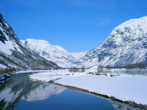 Các sông băng ở Trung Á tan chảy nhanh gấp 4 lần bình thường ảnh 1