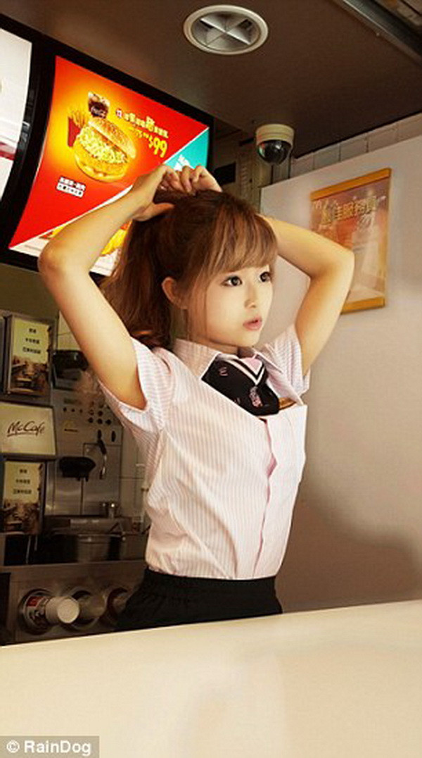 Xuất hiện "hot girl McDonald" gây sốt khắp cộng đồng mạng Đài Loan ảnh 5