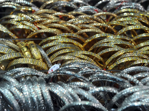 Giá vàng kỳ hạn giảm tuần thứ hai liên tiếp do ảnh tưởng từ Fed ảnh 1