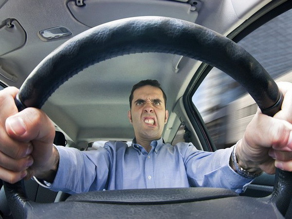 Italy: Giao thông là nguyên nhân gia tăng các vụ ẩu đả và cãi cọ ảnh 1