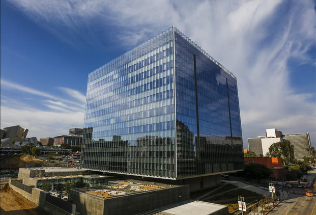 Tòa án liên bang ở Los Angeles sơ tán nhân viên do gói đồ khả nghi ảnh 1