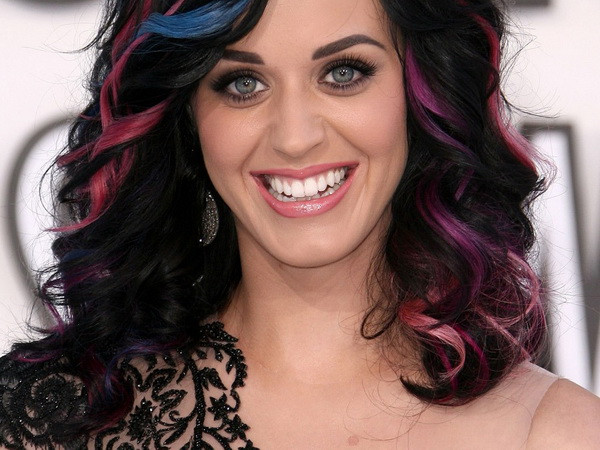 Katy Perry dẫn đầu top 10 ca sỹ kiếm tiền nhiều nhất năm 2015 ảnh 1