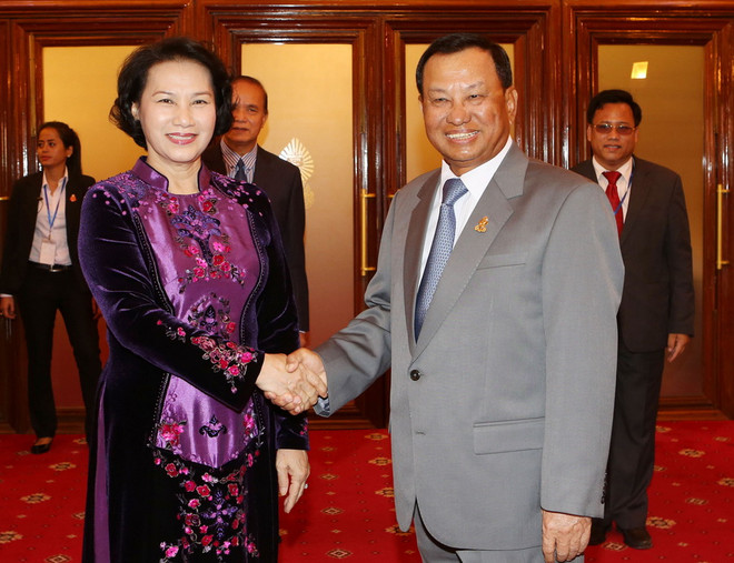 Chủ tịch Quốc hội hội kiến với Chủ tịch Thượng viện Campuchia ảnh 1