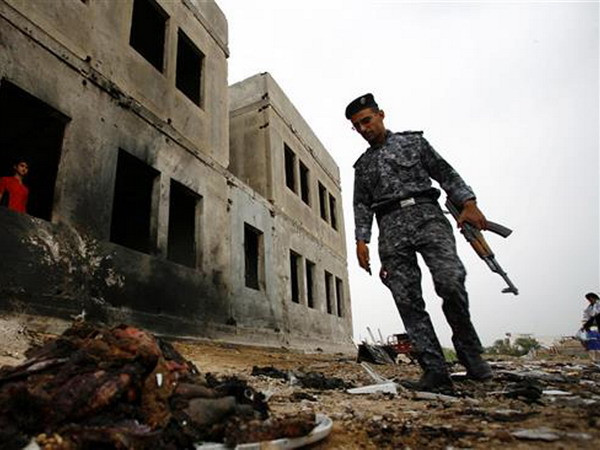 Ít nhất 50 người thương vong trong vụ đánh bom xe ở Iraq ảnh 1