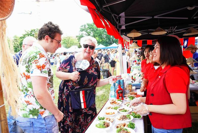 Ấn tượng Việt Nam tại Hội chợ Ẩm thực và Văn hóa ngoại giao Séc 2022 ảnh 3