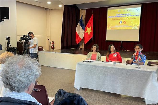 Sôi động Ngày hội đoàn hữu nghị và đoàn kết với Việt Nam tại Pháp ảnh 1
