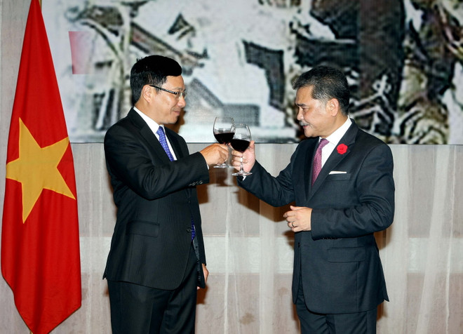 Phó Thủ tướng Phạm Bình Minh dự tiệc kỷ niệm Quốc khánh Malaysia ảnh 1