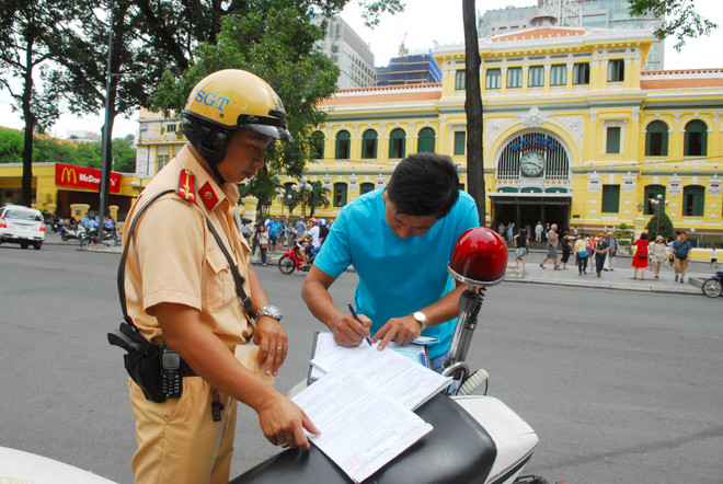 Từ 16/8: Cảnh sát giao thông lập chốt gần các nhà hàng, xử lý "ma men" ảnh 1
