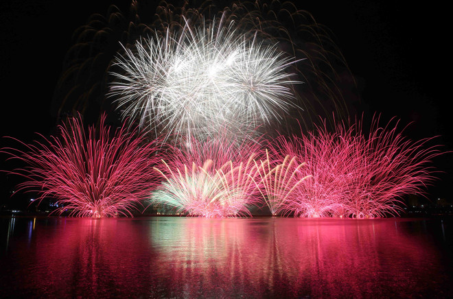 TP.HCM tổ chức phân luồng giao thông khu vực bắn pháo hoa ảnh 1