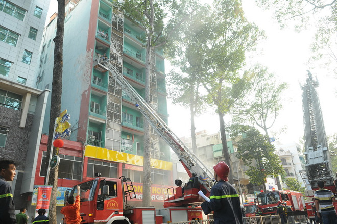 Suýt xảy ra thảm họa cháy nhà cao tầng ở Thành phố Hồ Chí Minh ảnh 1