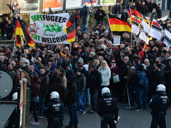 Ngày càng nhiều người Đức phản đối tiếp nhận người tị nạn ảnh 1