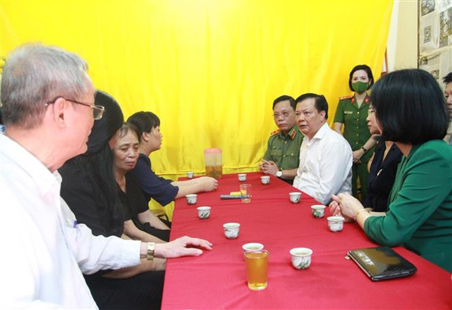 Chia buồn với gia đình ba cán bộ, chiến sỹ hy sinh khi chữa cháy ảnh 1