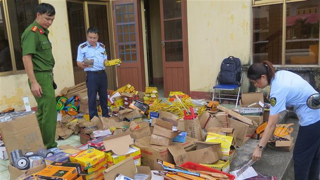 Phú Yên tạm giữ nhiều hàng hóa ngoại nhập không có hóa đơn ảnh 1