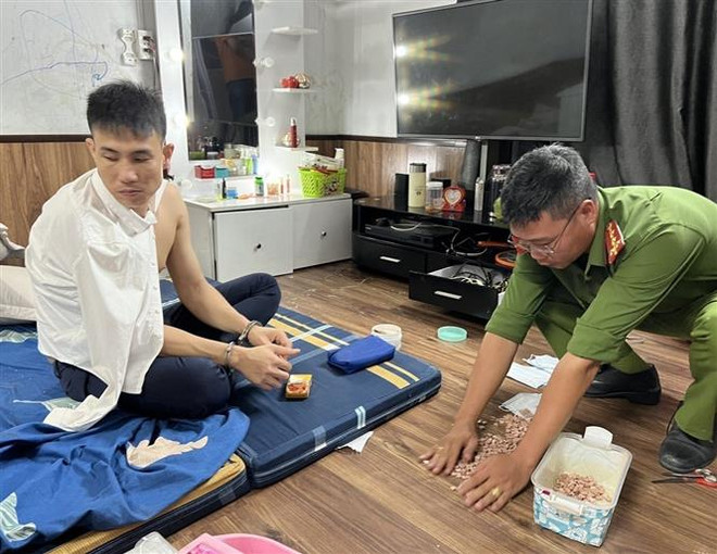 Đồng Nai: Triệt phá đường dây mua bán, tàng trữ hơn 10.000 viên ma túy ảnh 1